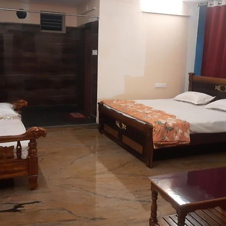 Jaya Sri Rama Lodge Bhadrachalam Buitenkant foto